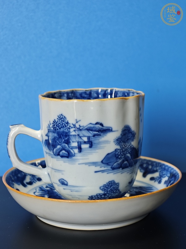 古玩陶瓷青花山水樓閣通景紋杯碟一套真品鑒賞圖