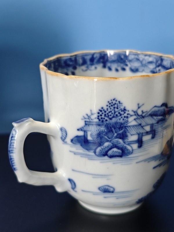 古玩陶瓷清乾隆青花山水樓閣通景紋杯碟一套拍賣,當(dāng)前價(jià)格1600元