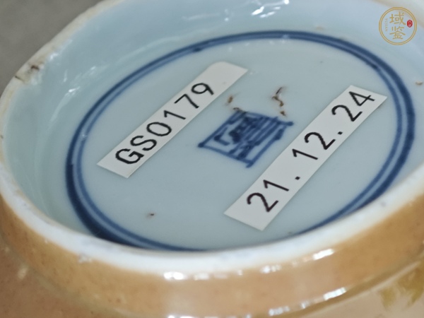 古玩陶瓷外醬釉內青花花卉紋杯碟一套真品鑒賞圖
