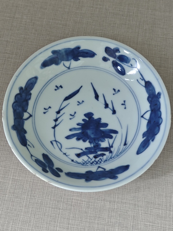 古玩轉(zhuǎn)賣清康熙外醬釉內(nèi)青花花卉紋杯碟一套拍賣，當(dāng)前價(jià)格2000元