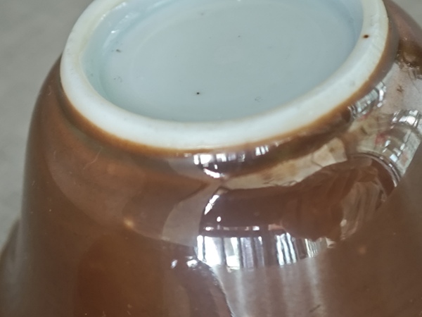 古玩陶瓷清康熙外醬釉內青花花卉紋杯碟一套拍賣，當前價格1200元