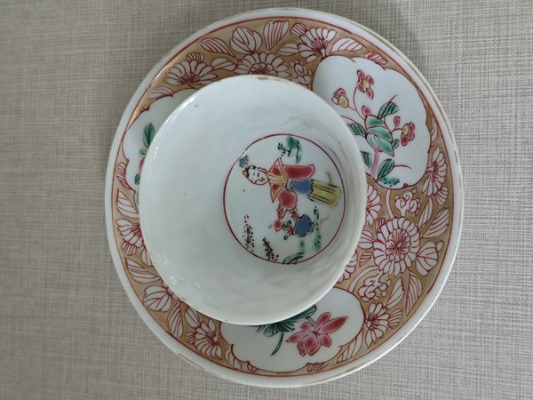 古玩陶瓷清雍正粉彩花卉人物杯碟一套拍賣,當前價格1600元