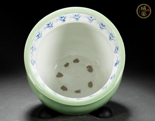 古玩陶瓷青釉刻海水紋花囊拍賣,當前價格50元