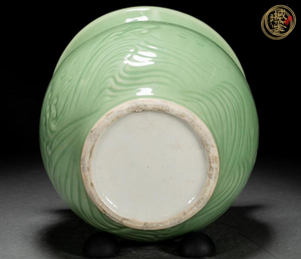 古玩陶瓷青釉刻海水紋花囊真品鑒賞圖