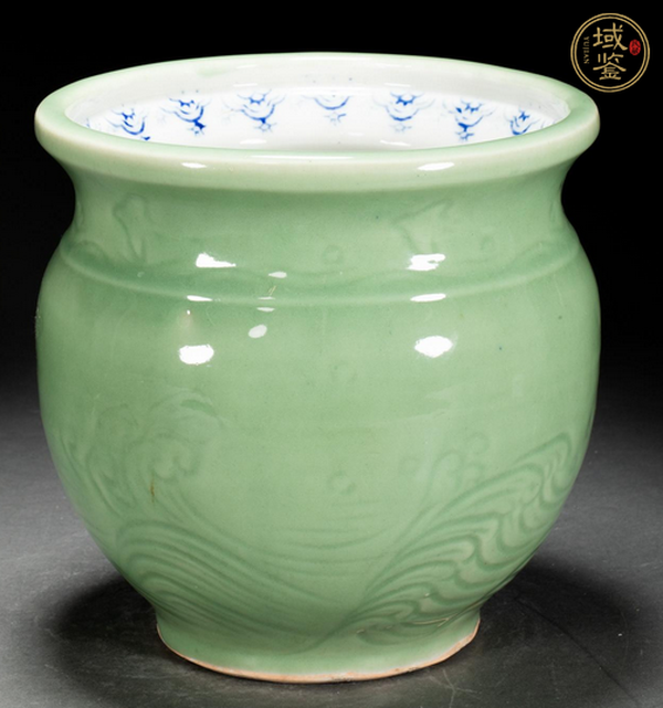 古玩陶瓷青釉刻海水紋花囊拍賣,當前價格50元