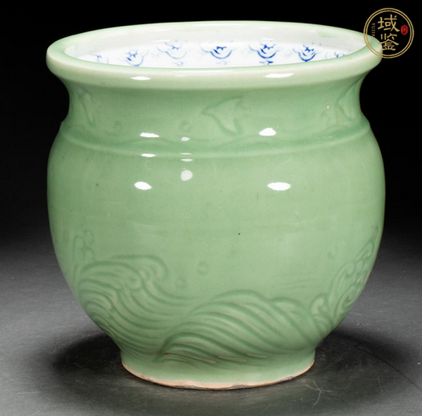 古玩轉賣青釉刻海水紋花囊拍賣，當前價格1888元
