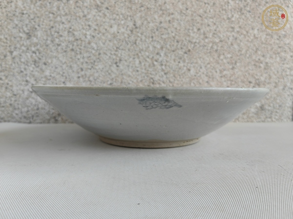 古玩陶瓷青花花卉紋盤真品鑒賞圖