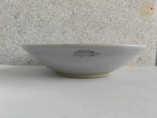 古玩陶瓷青花花卉紋盤真品鑒賞圖