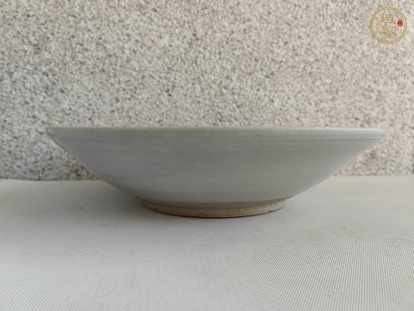古玩陶瓷青花花卉紋盤真品鑒賞圖