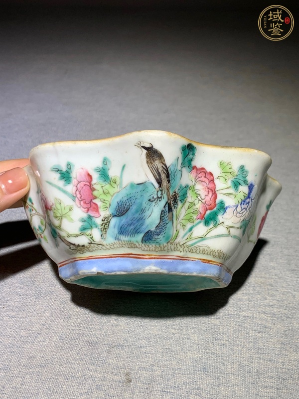 古玩陶瓷花鳥紋粉彩花口碗真品鑒賞圖