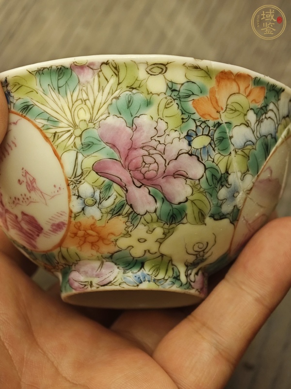 古玩陶瓷粉彩百花開窗胭脂山水紋茶圓真品鑒賞圖