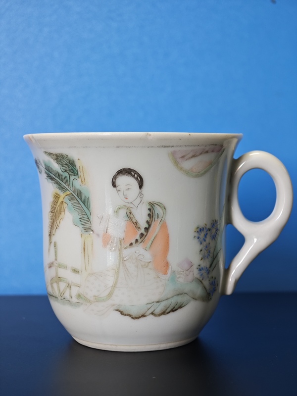 古玩轉(zhuǎn)賣晚清民國淺絳仕女人物把杯拍賣，當(dāng)前價(jià)格299元