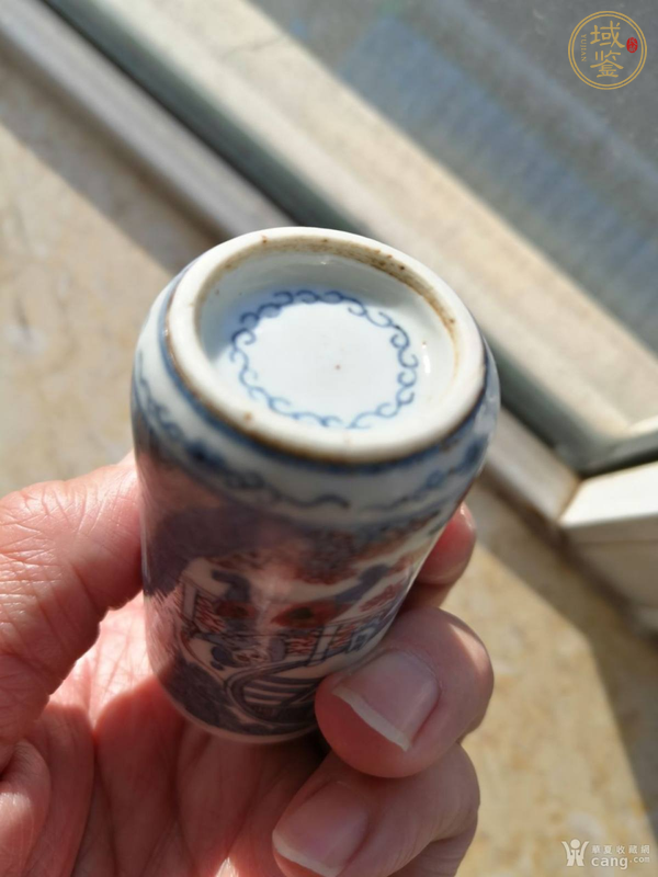 古玩陶瓷青花釉里紅人物故事紋鼻煙壺真品鑒賞圖