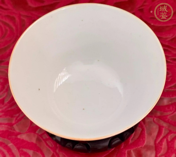 古玩陶瓷粉彩百子鬧春圖茶碗真品鑒賞圖