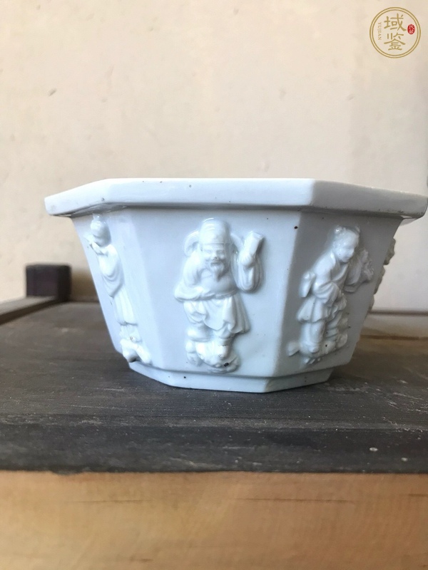 古玩陶瓷德化窯八仙圖模印八方水仙盆真品鑒賞圖