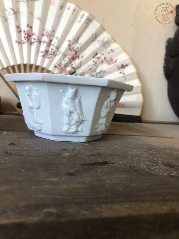 古玩陶瓷德化窯八仙圖模印八方水仙盆真品鑒賞圖