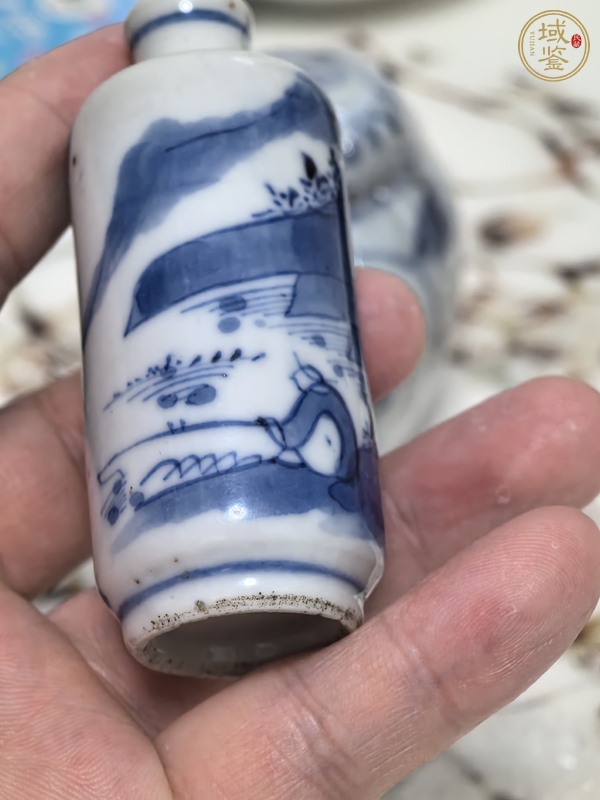 古玩陶瓷山水紋鼻煙壺真品鑒賞圖