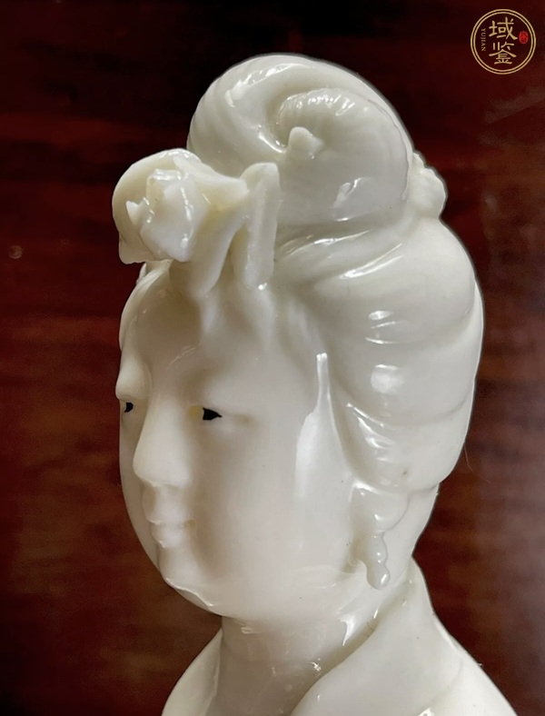 古玩陶瓷德化窯觀音塑像真品鑒賞圖