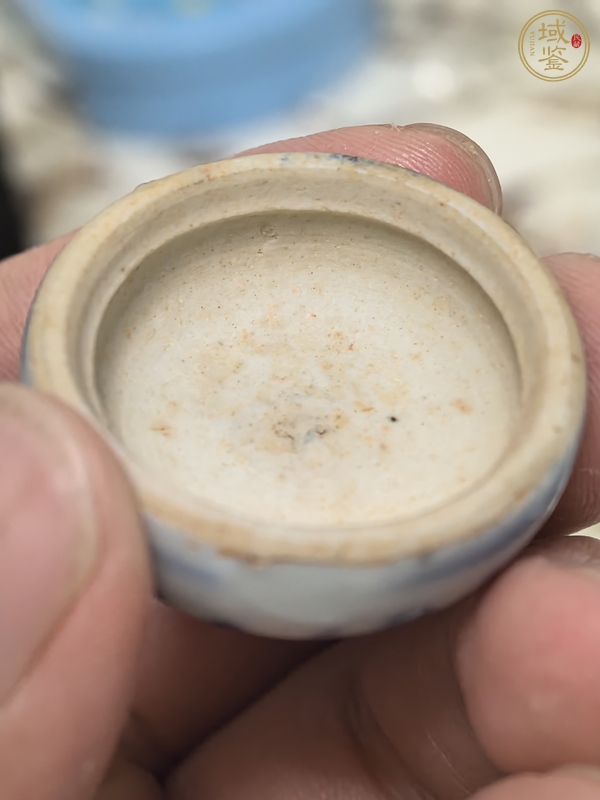 古玩陶瓷花卉紋青花罐真品鑒賞圖