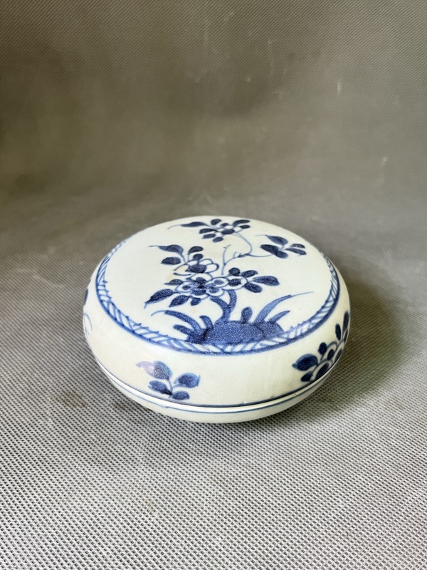 古玩轉賣康熙~青花花卉紋粉盒拍賣,當前價格3980元