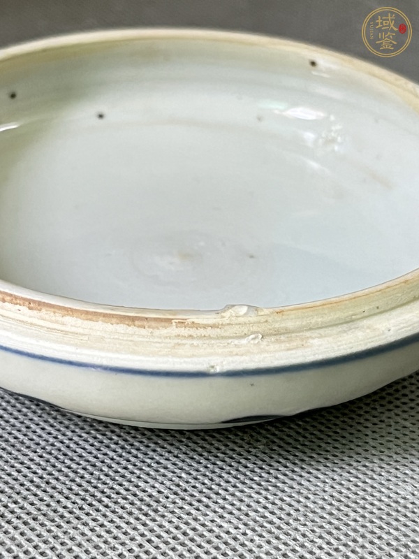 古玩陶瓷青花花卉紋粉盒真品鑒賞圖