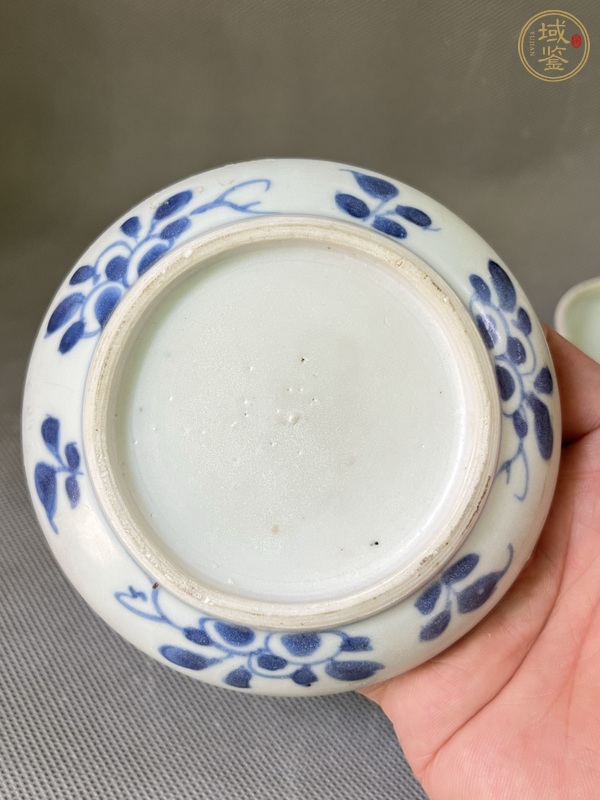 古玩陶瓷青花花卉紋粉盒真品鑒賞圖