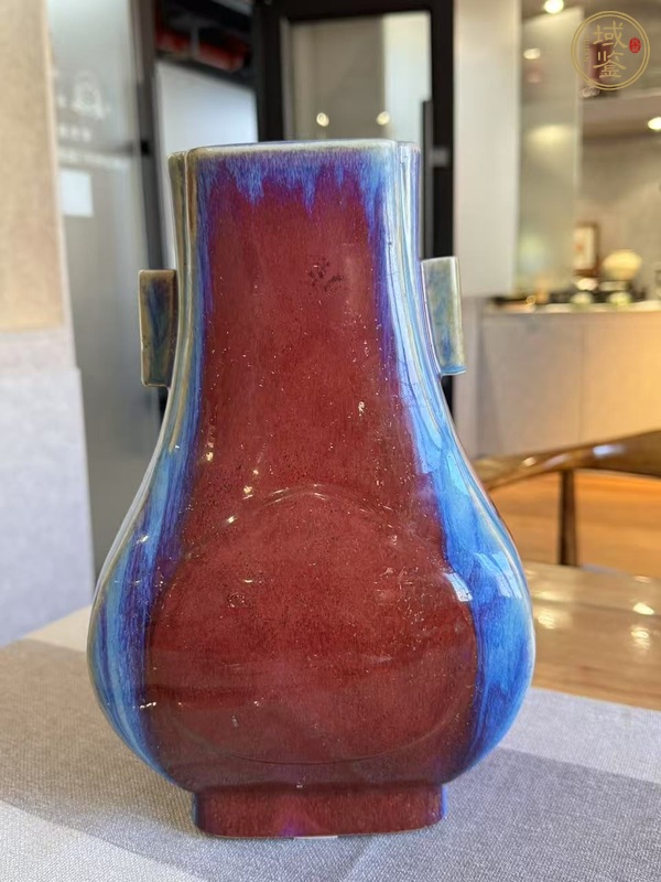 古玩陶瓷窯變紅釉杏園貫耳瓶真品鑒賞圖