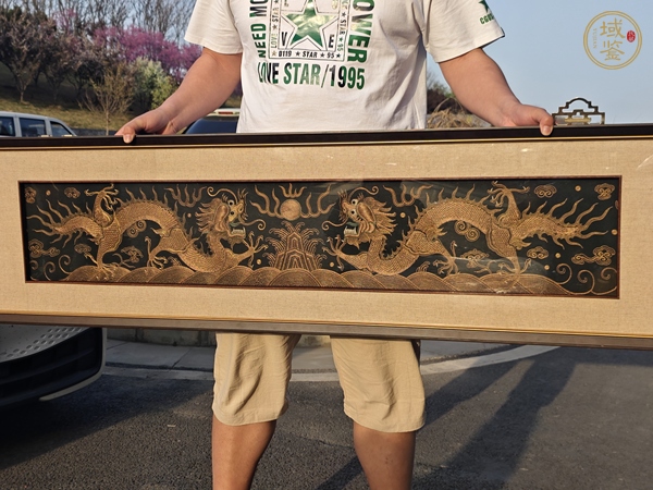 古玩盤金繡二龍戲珠真品鑒賞圖