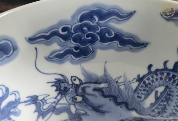 古玩陶瓷清雍正 青花過(guò)墻龍紋碗真品鑒賞圖