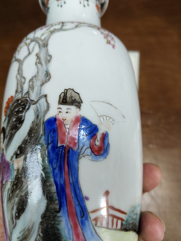 古玩陶瓷民國 粉彩人物紋觀音瓶拍賣，當前價格3888元