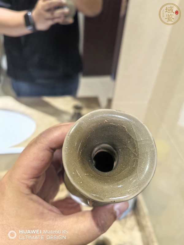 古玩陶瓷龍泉青瓷撇口瓶真品鑒賞圖