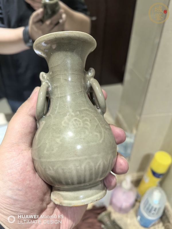 古玩陶瓷龍泉青瓷撇口瓶真品鑒賞圖