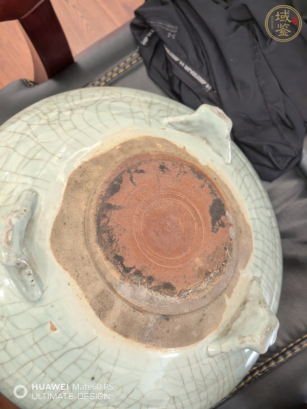 古玩陶瓷龍泉青瓷三足爐真品鑒賞圖