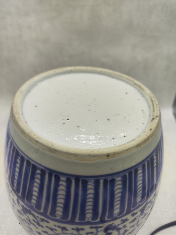 古玩陶瓷乾隆纏枝蓮青花罐拍賣，當前價格3860元