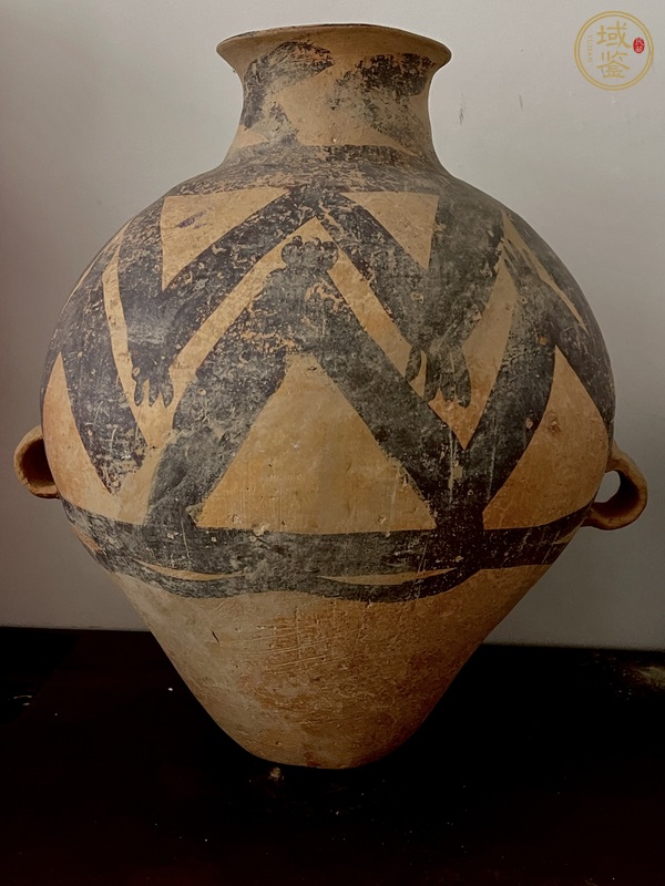 古玩陶瓷馬家窯文化馬廠類型蛙紋彩陶罐真品鑒賞圖