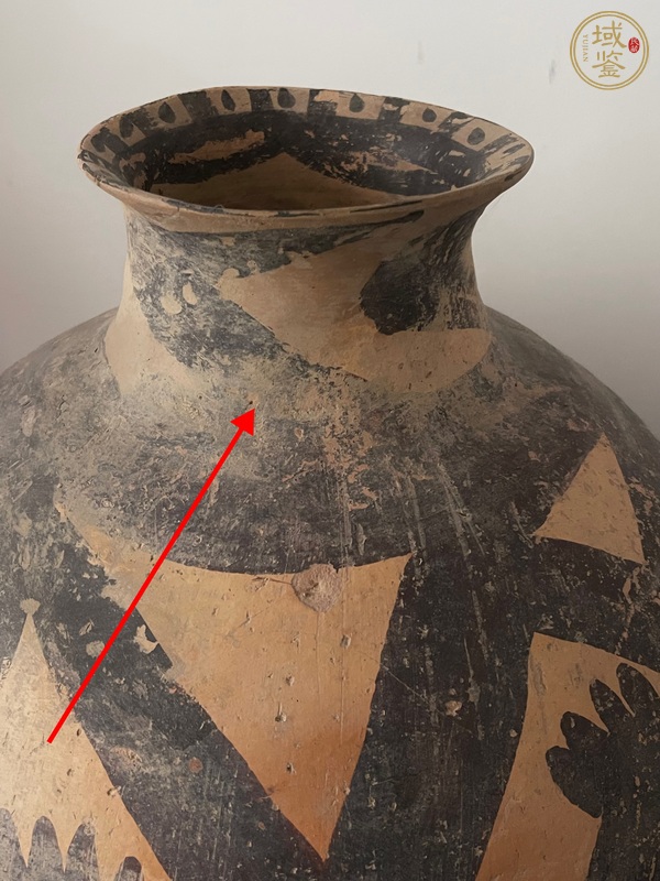 古玩陶瓷馬家窯文化馬廠類型蛙紋彩陶罐真品鑒賞圖