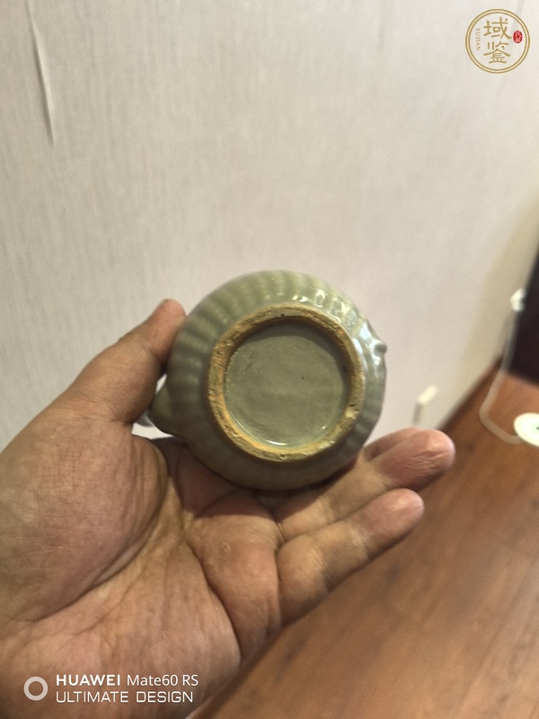 古玩陶瓷龍泉青瓷執(zhí)壺真品鑒賞圖