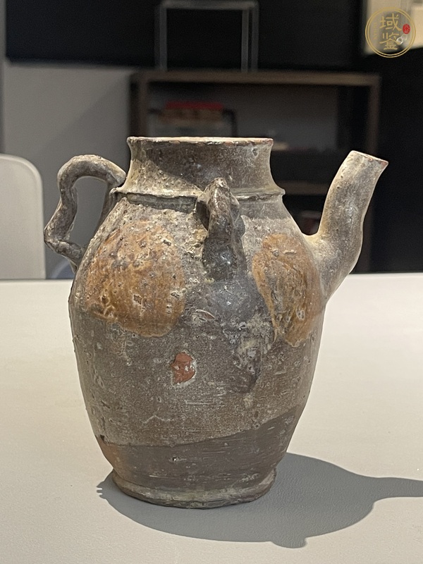 古玩陶瓷唐代乳濁釉執壺真品鑒賞圖