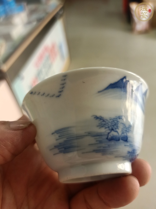 古玩陶瓷若深珍藏款青花杯真品鑒賞圖