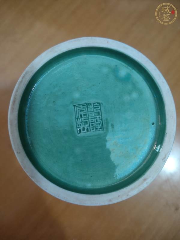 古玩陶瓷珍珠地貼塑梅花紋筆筒真品鑒賞圖
