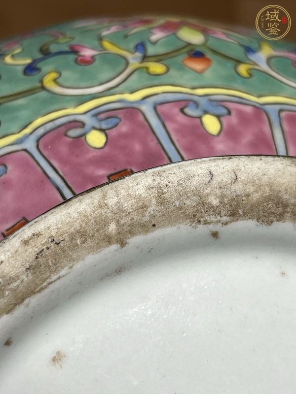 古玩陶瓷創(chuàng)匯 松石綠地粉彩八寶紋瓶真品鑒賞圖