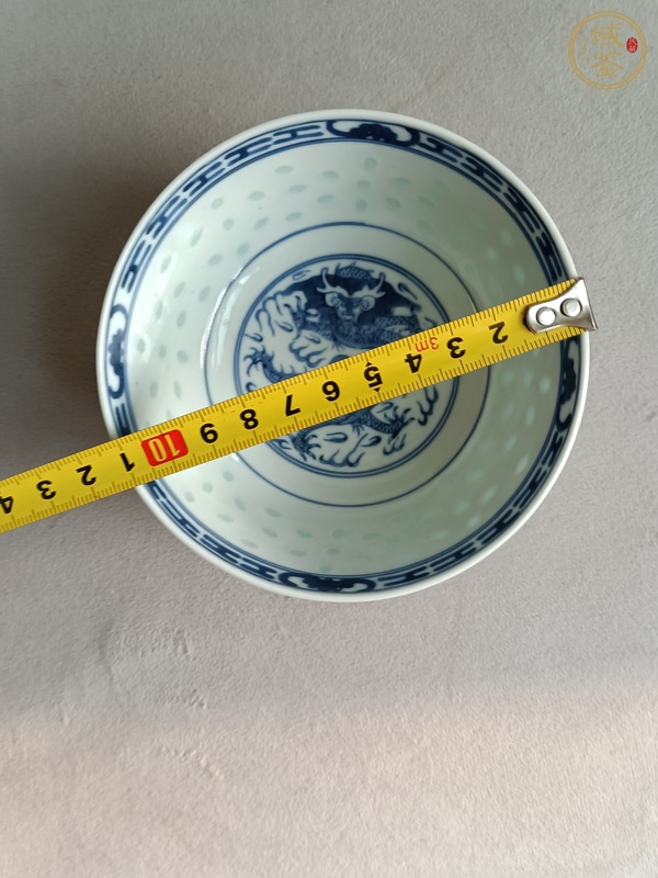 古玩陶瓷青花玲瓏紋碗真品鑒賞圖