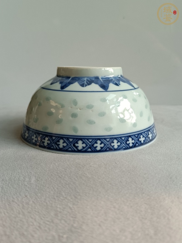 古玩陶瓷青花玲瓏紋碗真品鑒賞圖