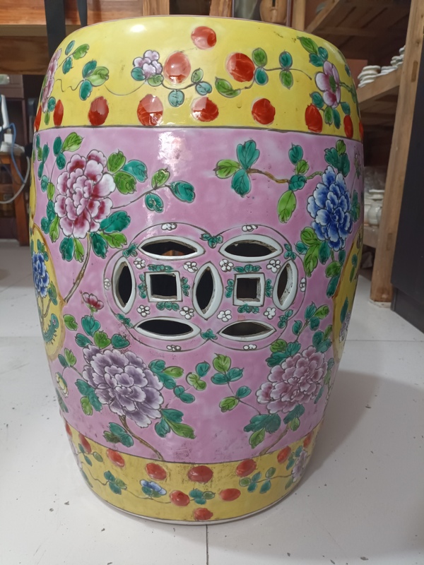 古玩陶瓷黃地粉彩雙鳳牡丹花紋瓷鼓拍賣(mài)，當(dāng)前價(jià)格1395元