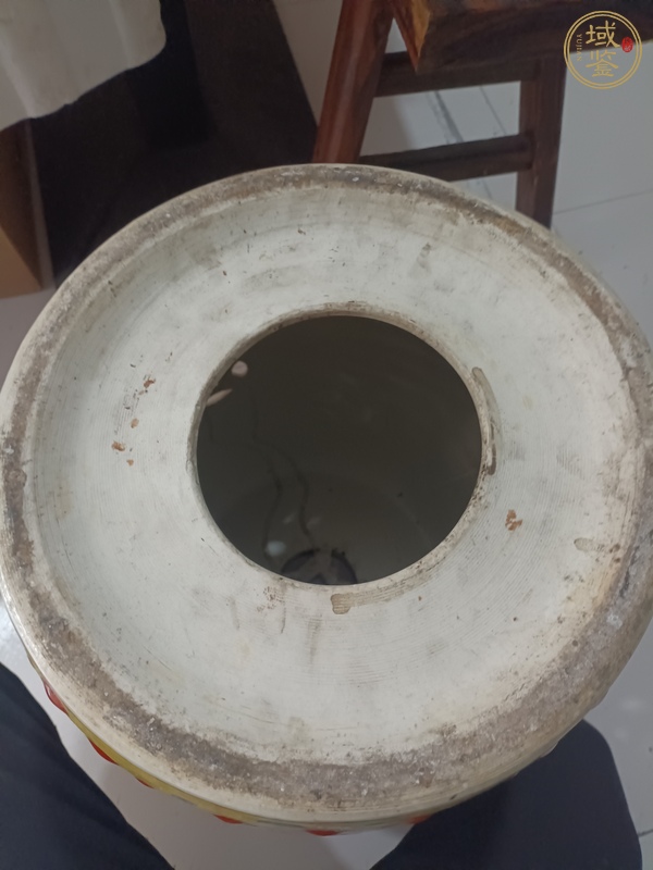 古玩陶瓷黃地粉彩雙鳳牡丹花紋瓷鼓真品鑒賞圖