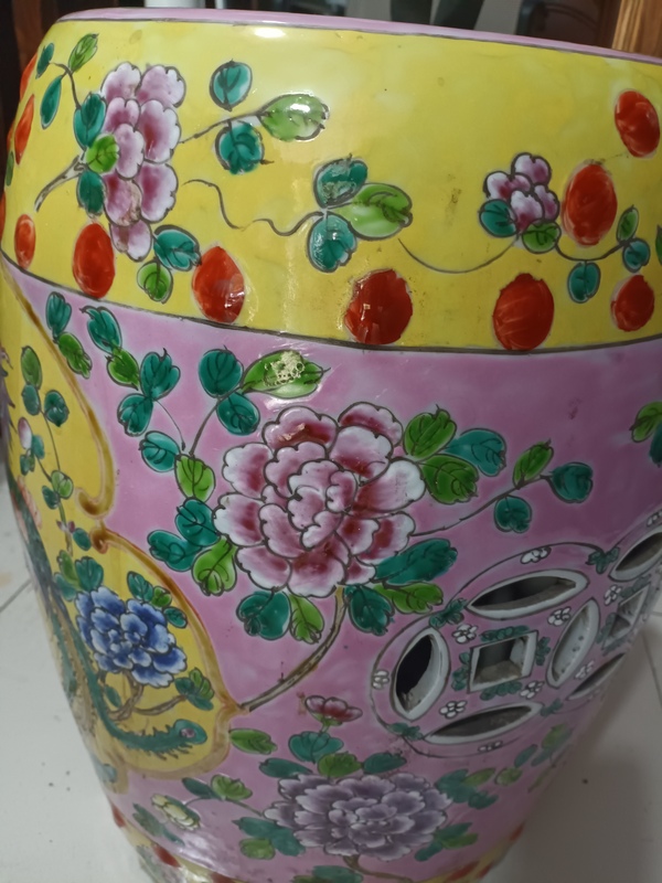 古玩陶瓷黃地粉彩雙鳳牡丹花紋瓷鼓拍賣(mài)，當(dāng)前價(jià)格1395元