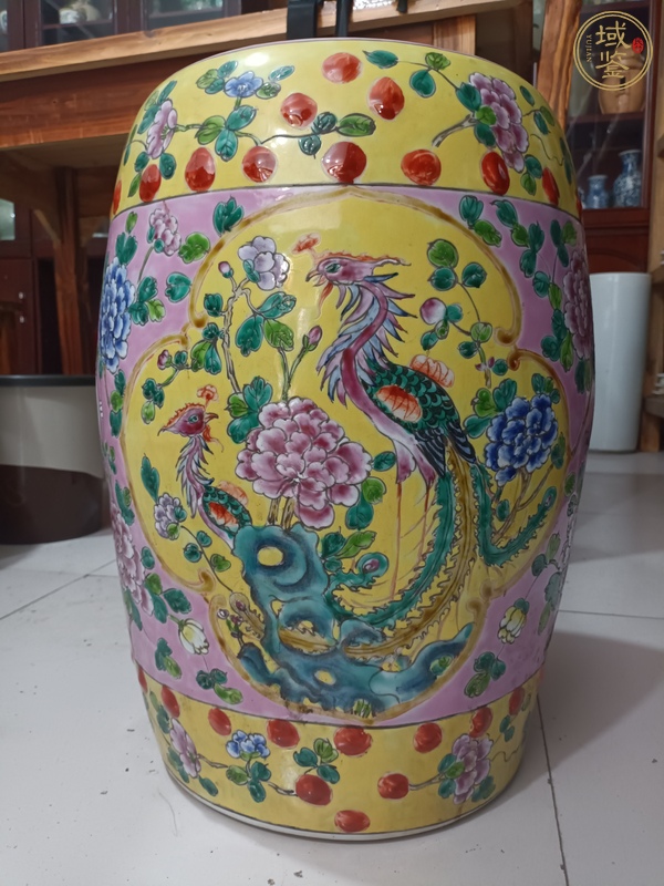 古玩陶瓷黃地粉彩雙鳳牡丹花紋瓷鼓真品鑒賞圖
