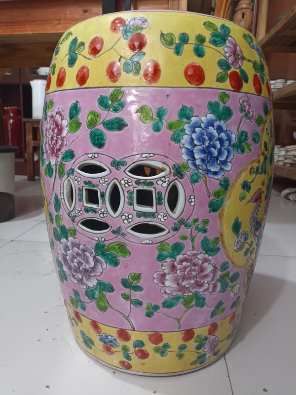 古玩陶瓷黃地粉彩雙鳳牡丹花紋瓷鼓拍賣(mài)，當(dāng)前價(jià)格1395元