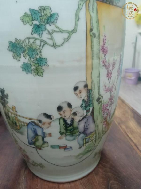 古玩陶瓷油粉彩人物故事紋撇口瓶,模糊,偏老真品鑒賞圖