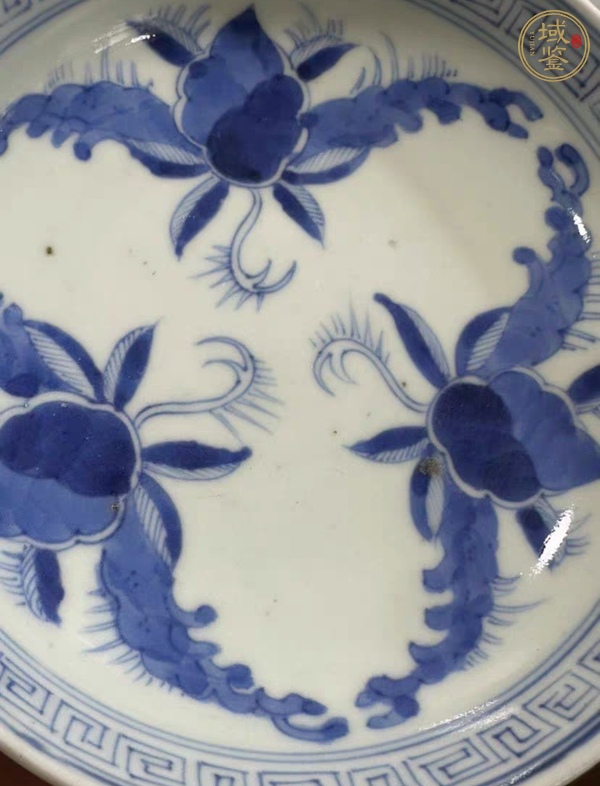 古玩陶瓷日本明治青花花卉紋淺盤真品鑒賞圖
